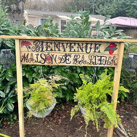 Camping Marvilla Parks -Parc Des Roches 91530 Saint-Chéron Kültér fotó
