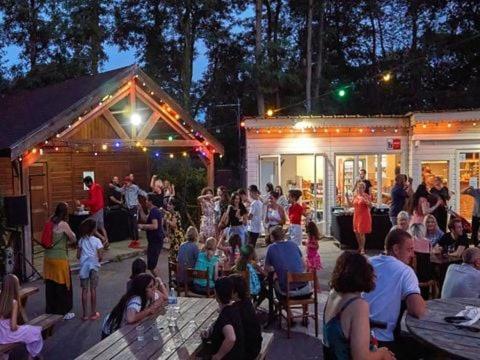 Camping Marvilla Parks -Parc Des Roches 91530 Saint-Chéron Kültér fotó